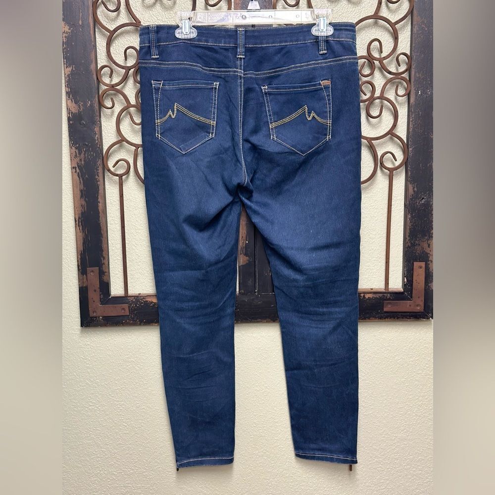 Max Jeans dark wash skimmer stretchy fitted style - Picture 2 of 5